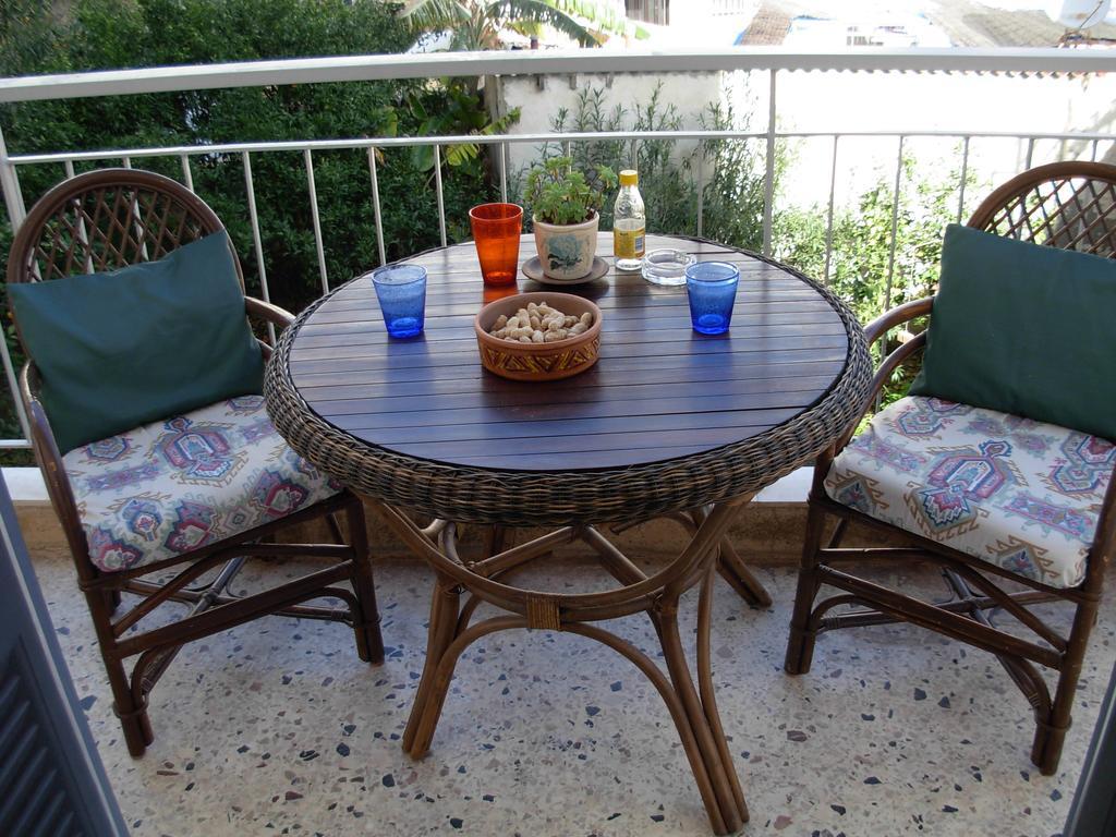 Michele'S Flat Chrissi Akti Chania Exterior foto